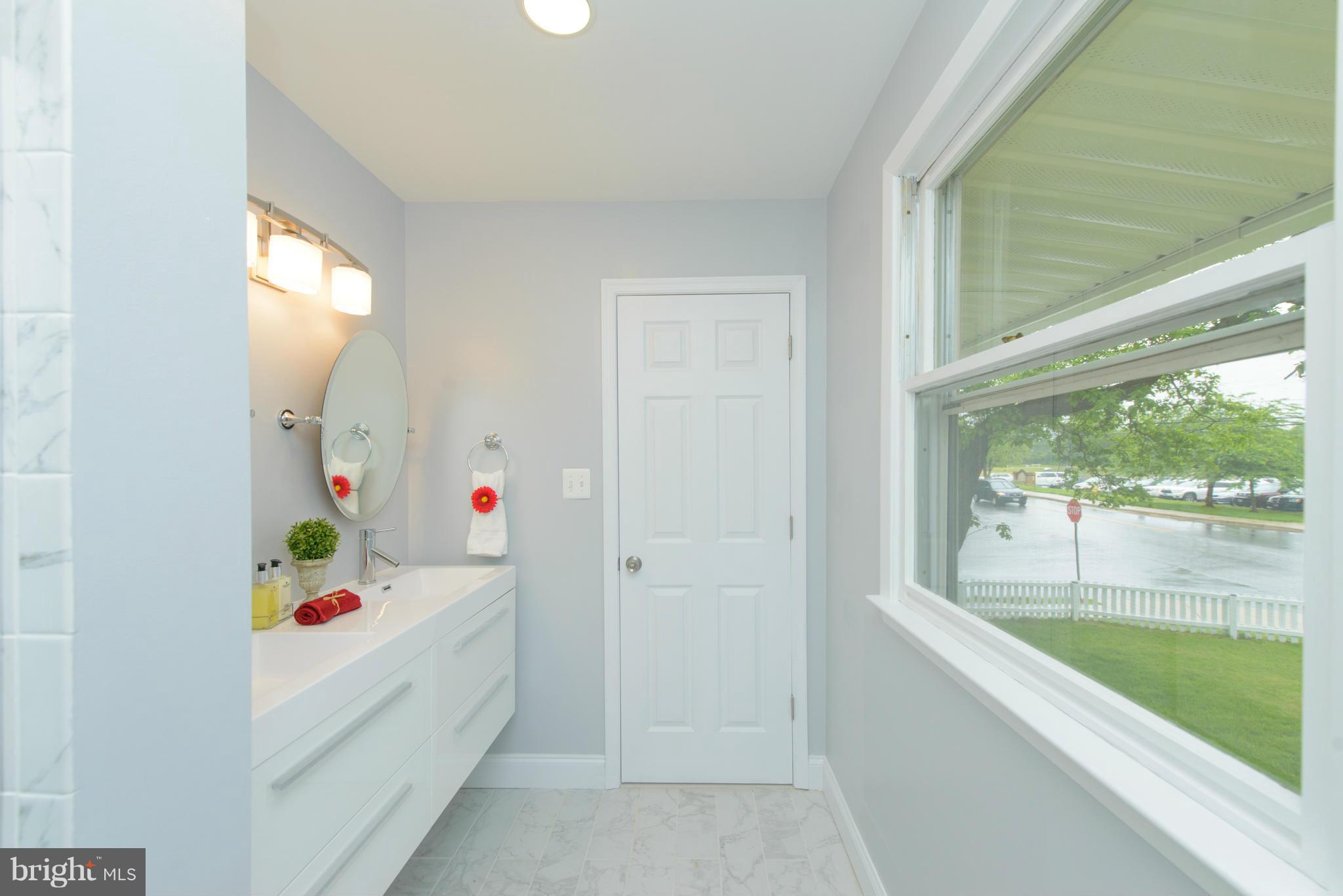 918 Blue Ridge Drive Annapolis, MD 21409 - Photo 13 of 30 Bath (Master)