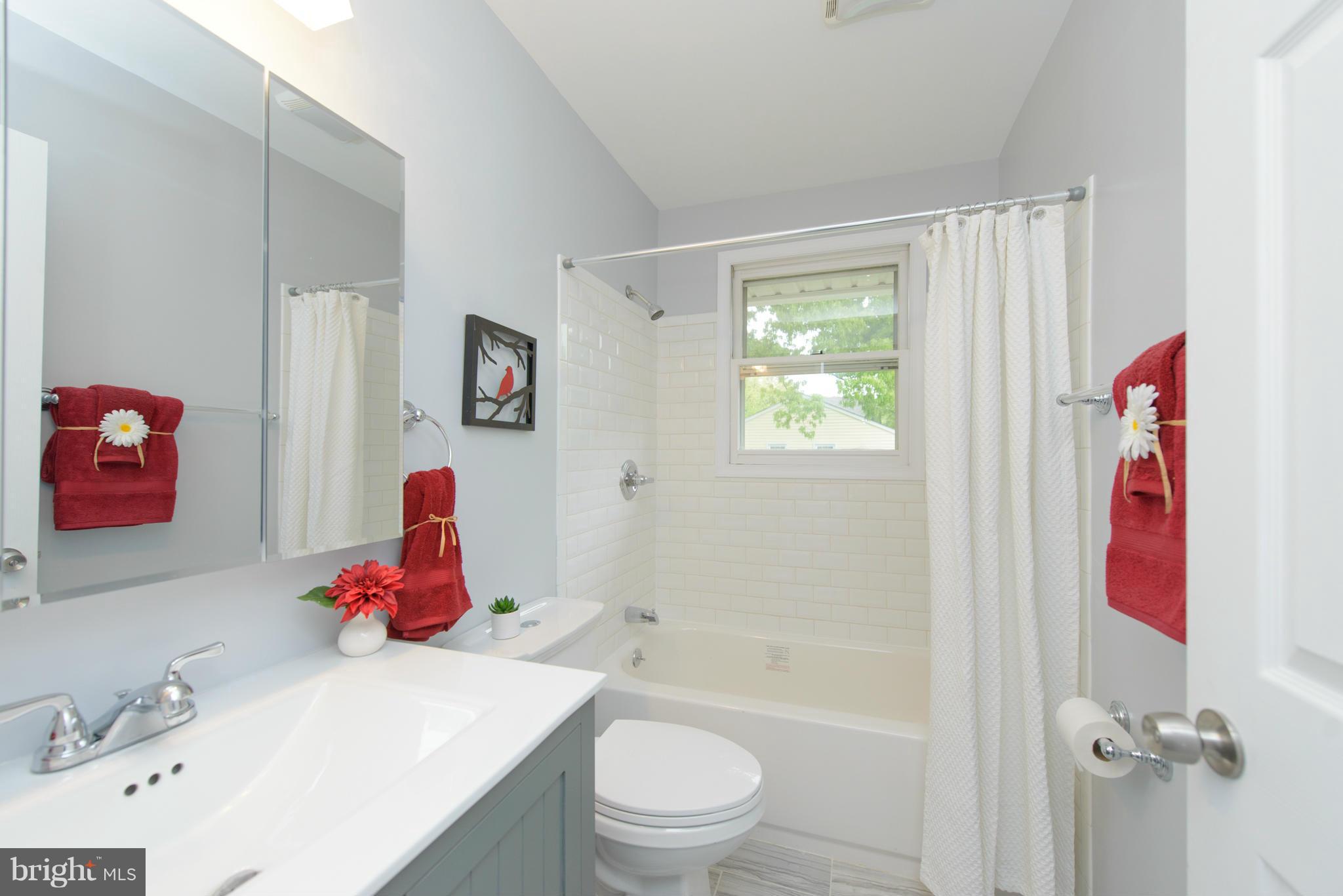 918 Blue Ridge Drive Annapolis, MD 21409 - Photo 15 of 30 Second Full Bath on Upper Level