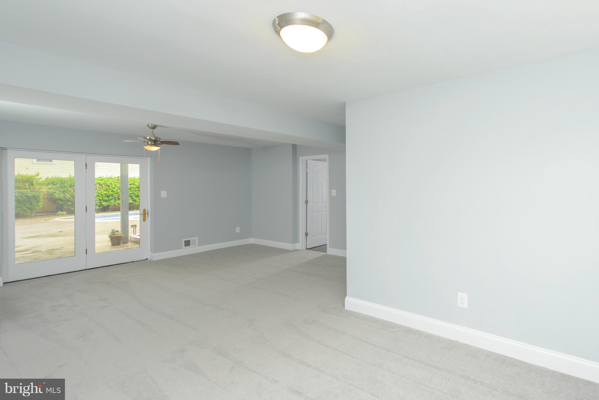 918 Blue Ridge Drive Annapolis, MD 21409 - Photo 17 of 30 Family Room