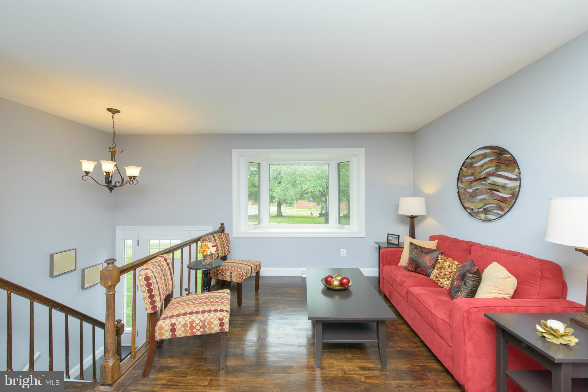 918 Blue Ridge Drive Annapolis, MD 21409 - Photo 4 of 30 Living Room
