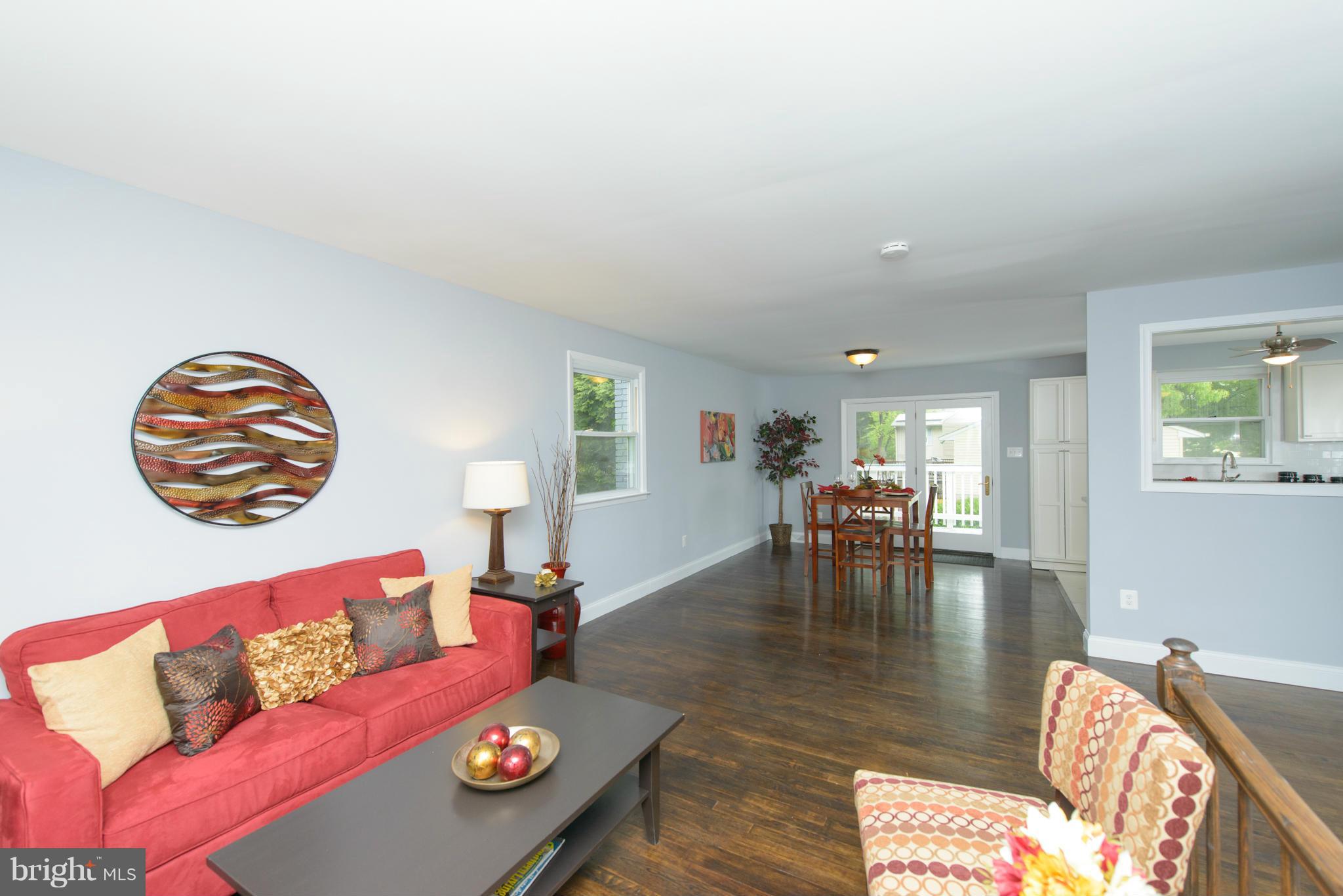 918 Blue Ridge Drive Annapolis, MD 21409 - Photo 5 of 30 Living Room