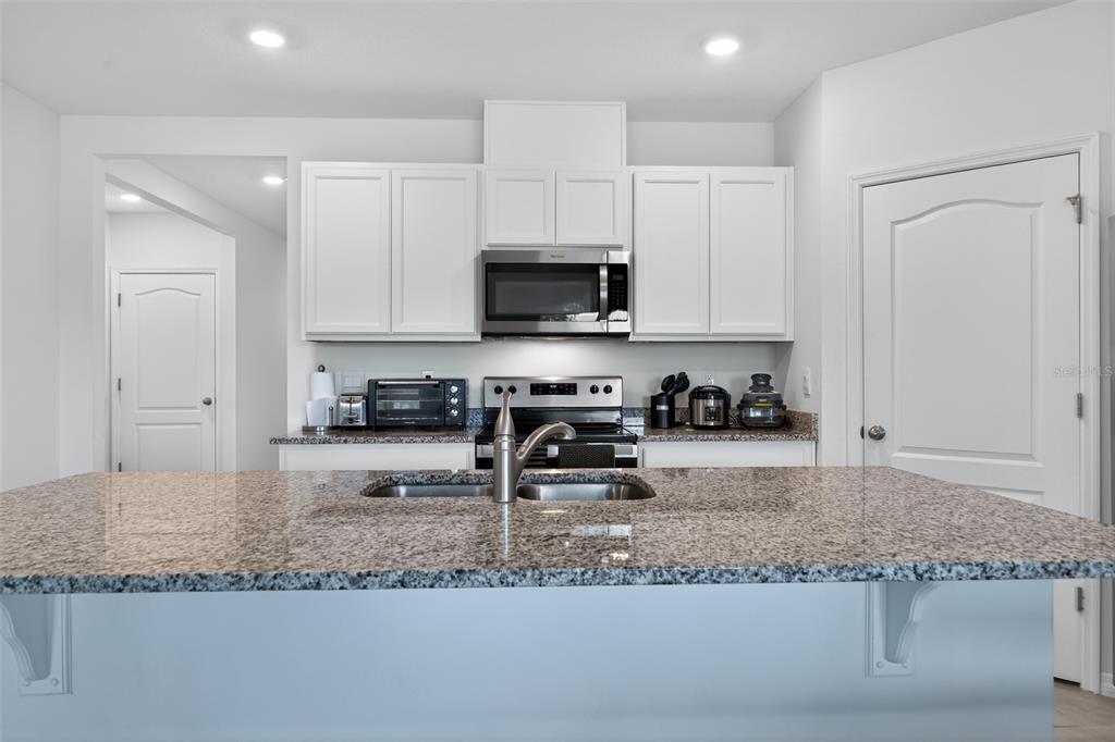 2647 House Finch Road St. Cloud, FL 34773 - Photo 10 of 38