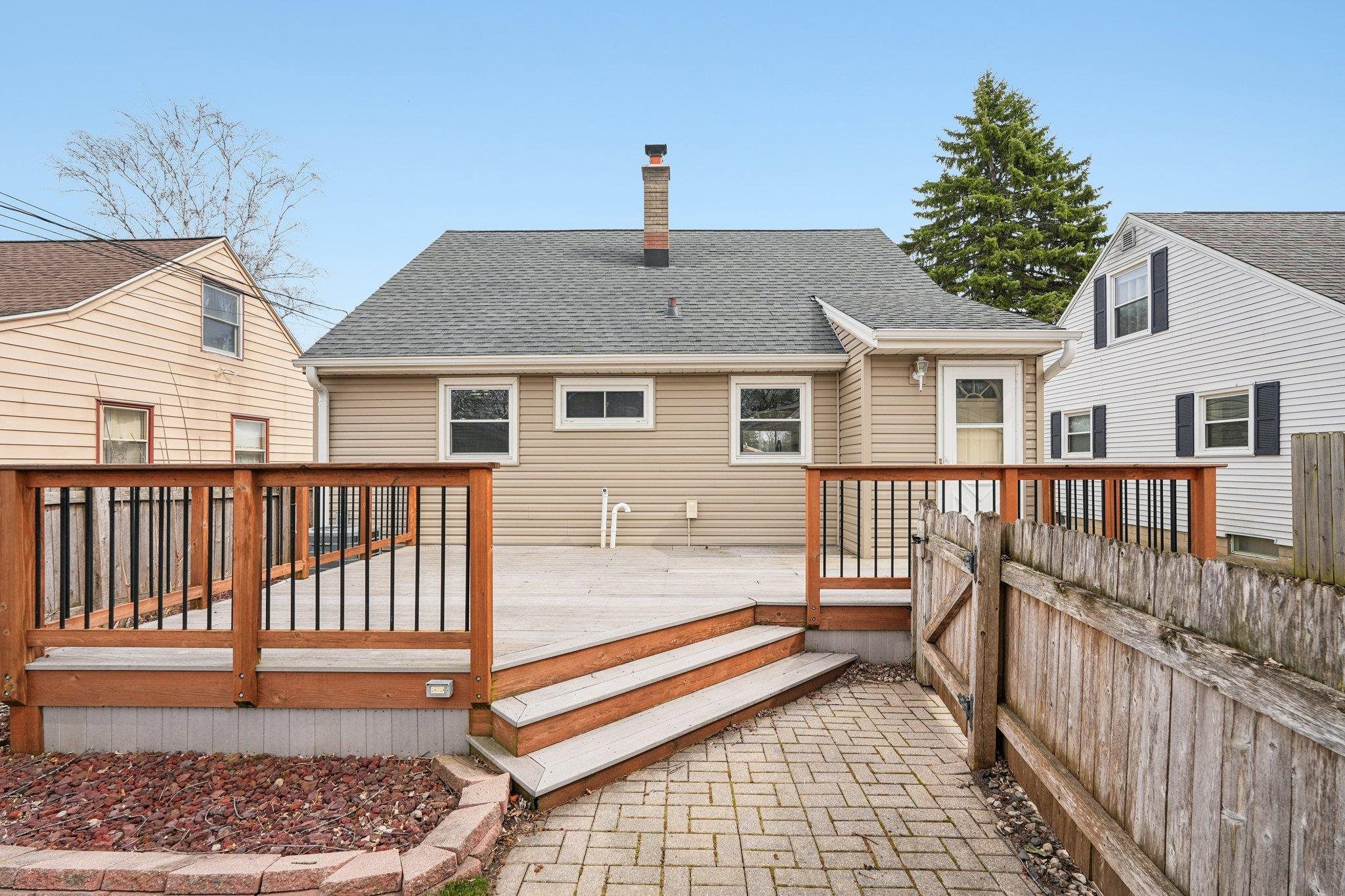 3439 South 80th Street Milwaukee, WI 53219 - Photo 34 of 53