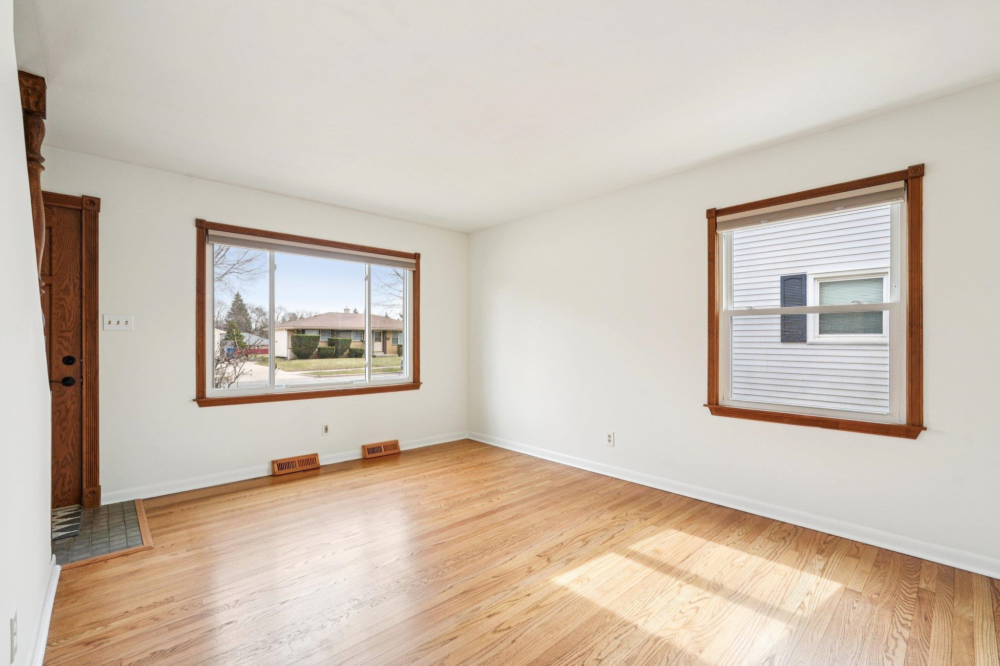 3439 South 80th Street Milwaukee, WI 53219 - Photo 9 of 53