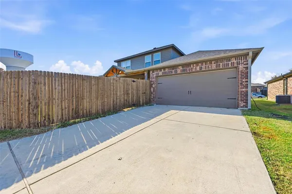 a view of a garage