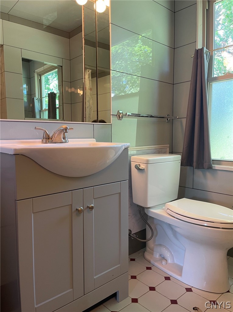 17 Castle Street Vernon, NY 13421 - Photo 28 of 41 Full bath