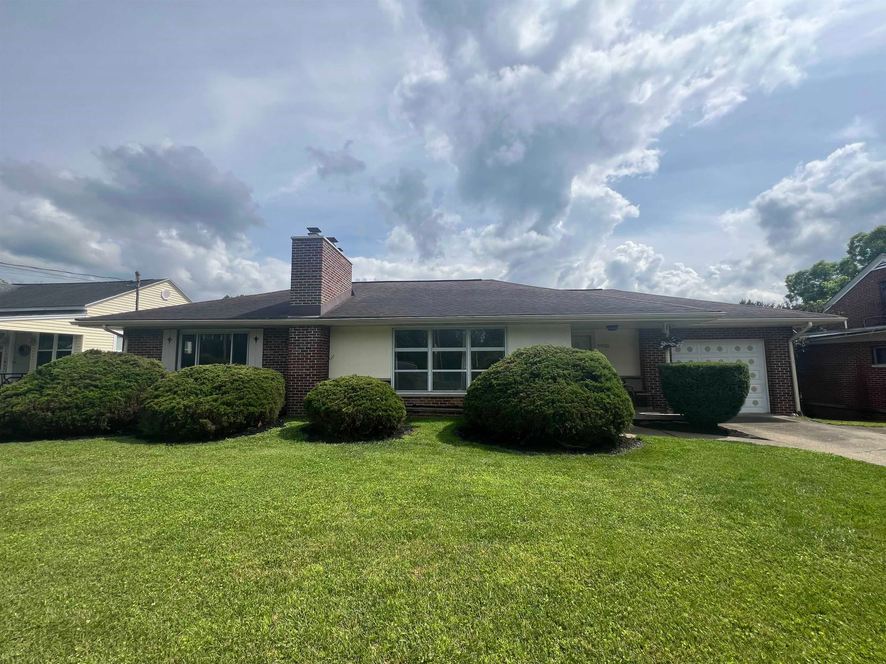 452 East Pea Ridge Road Huntington, WV 25705 - Photo 1 of 18 Gallery Image 1