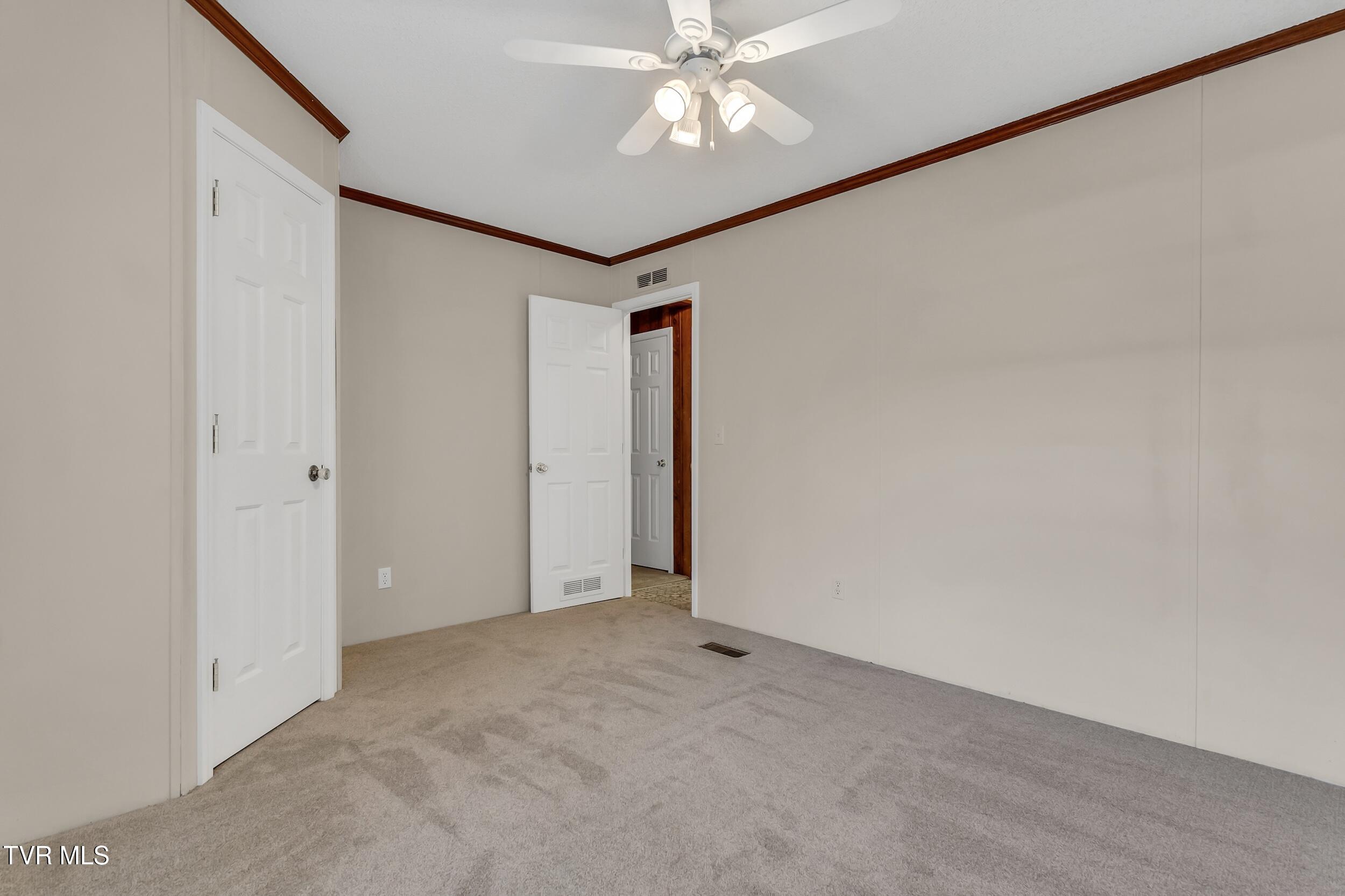 540 Government Road Bristol, TN 37620 - Photo 29 of 39 29_arw05453