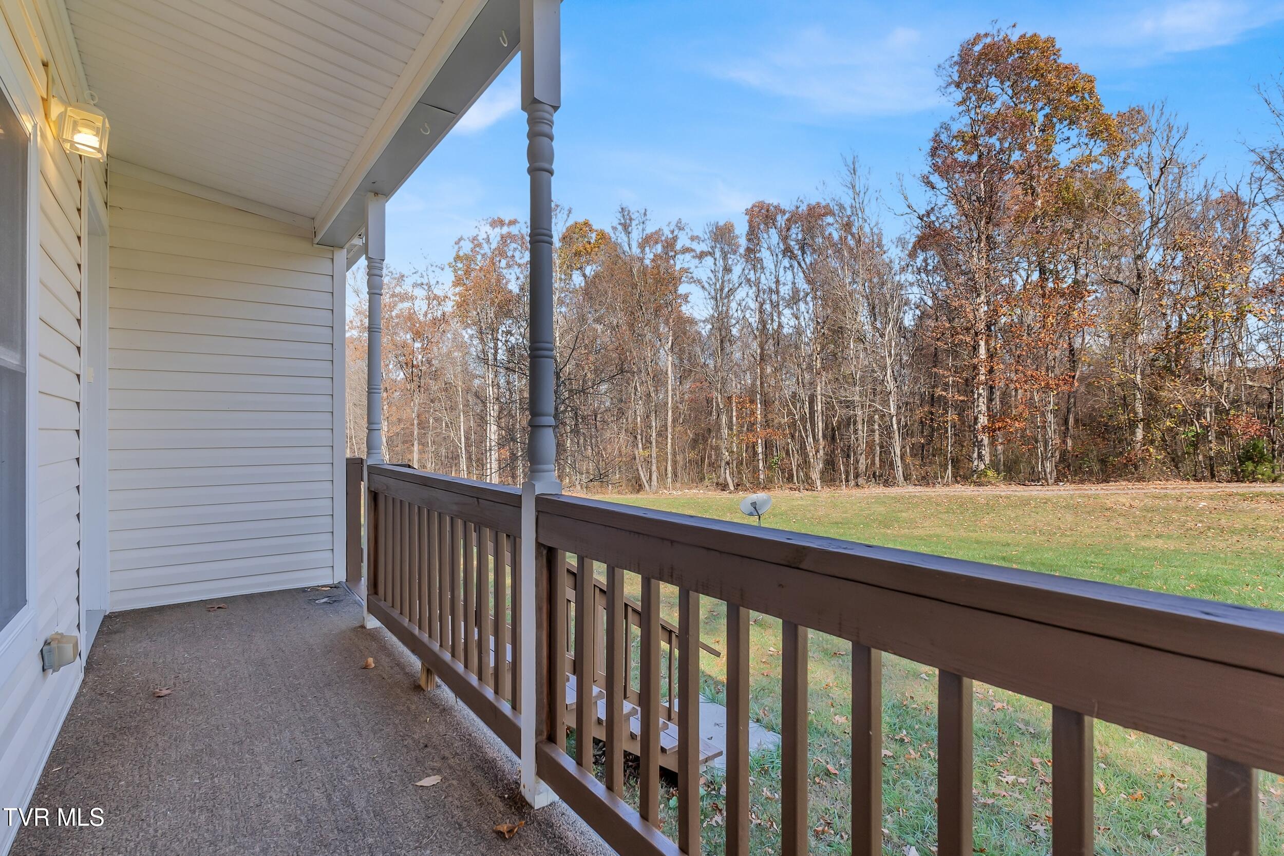 540 Government Road Bristol, TN 37620 - Photo 5 of 39 5_arw05370