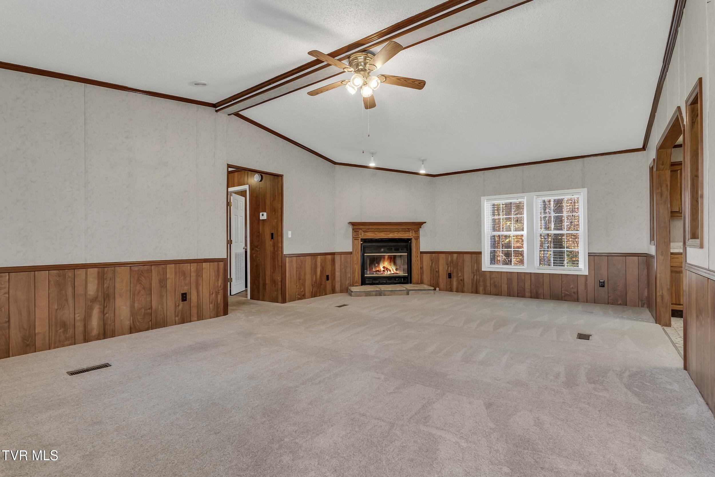 540 Government Road Bristol, TN 37620 - Photo 7 of 39 7_arw05375