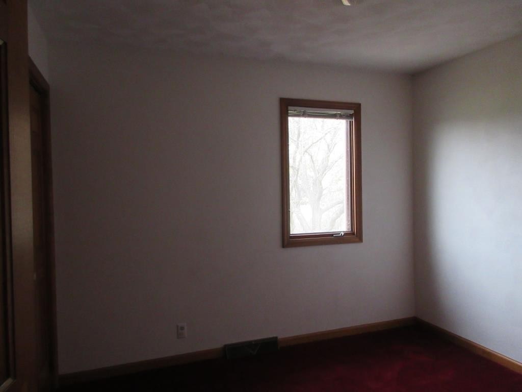 3917 Montclair Road Roscoe, IL 61073 - Photo 15 of 18 a small space with a window