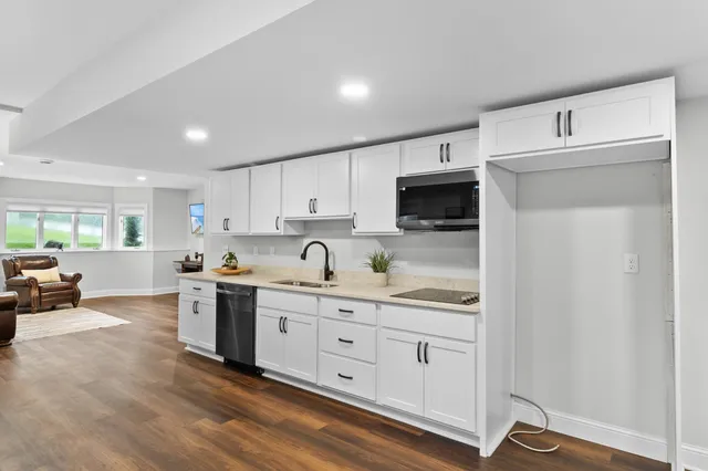 $815,000 | 17702 Layton Court, Lakeville, MN 55044