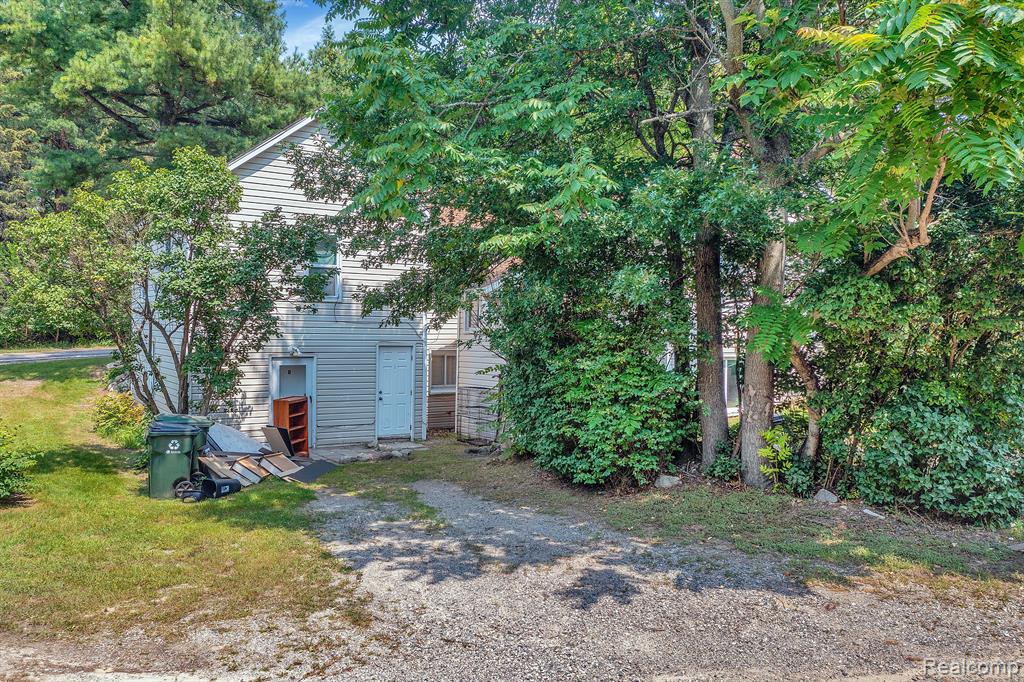 833 Heights Road Lake Orion, MI 48362 - Photo 5 of 24 Gallery Image 5