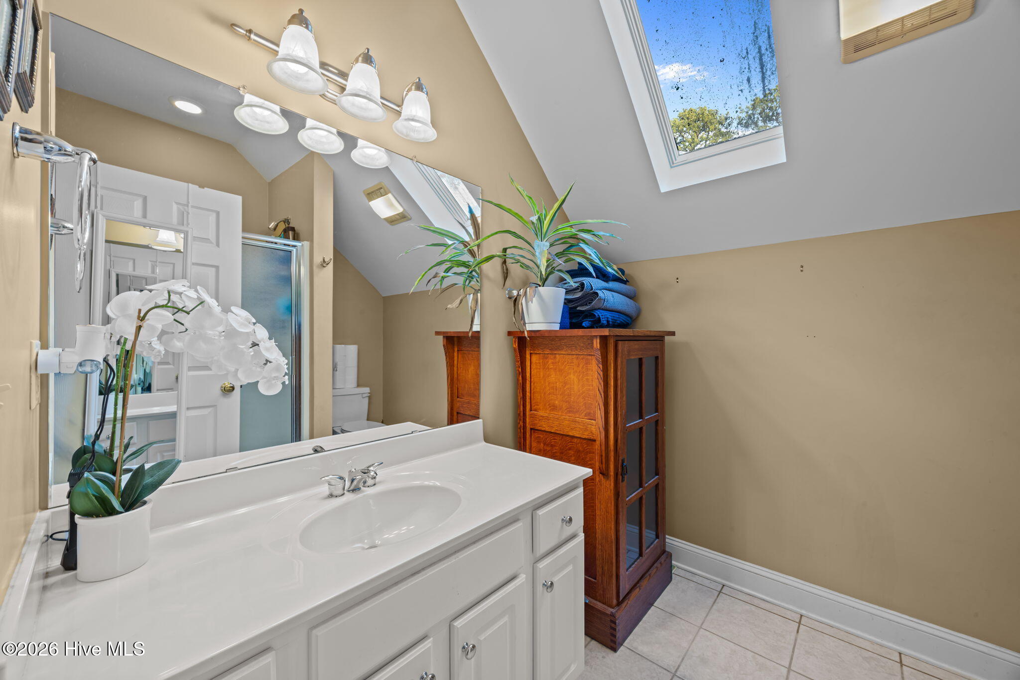 2301 Brices Creek Road New Bern, NC 28562 - Photo 22 of 54 Full bathroom in the bonus room