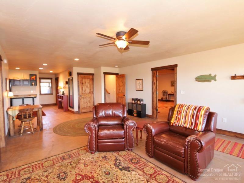 16186 Southwest Vaqueros Way Powell Butte, OR 97753 - Photo 17 of 25 Gallery Image 17