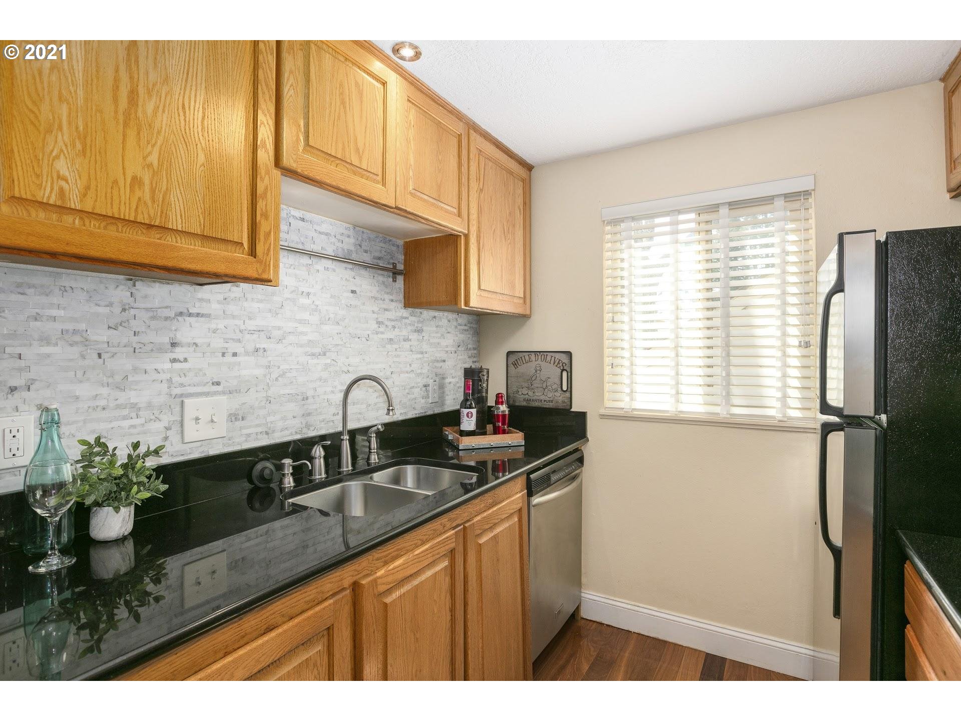 12618 Northwest Barnes Road, Unit 8 Portland, OR 97229 - Photo 13 of 29 Gallery Image 13
