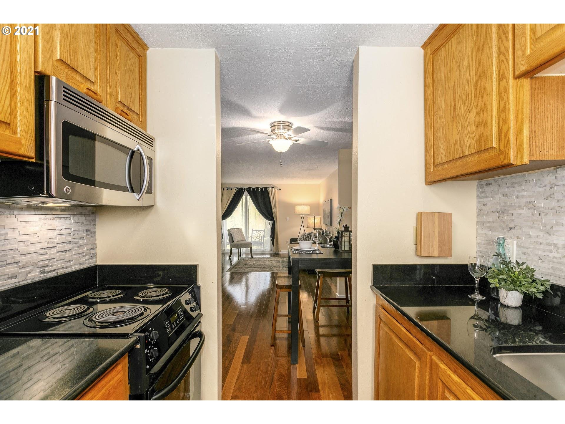 12618 Northwest Barnes Road, Unit 8 Portland, OR 97229 - Photo 15 of 29 Gallery Image 15