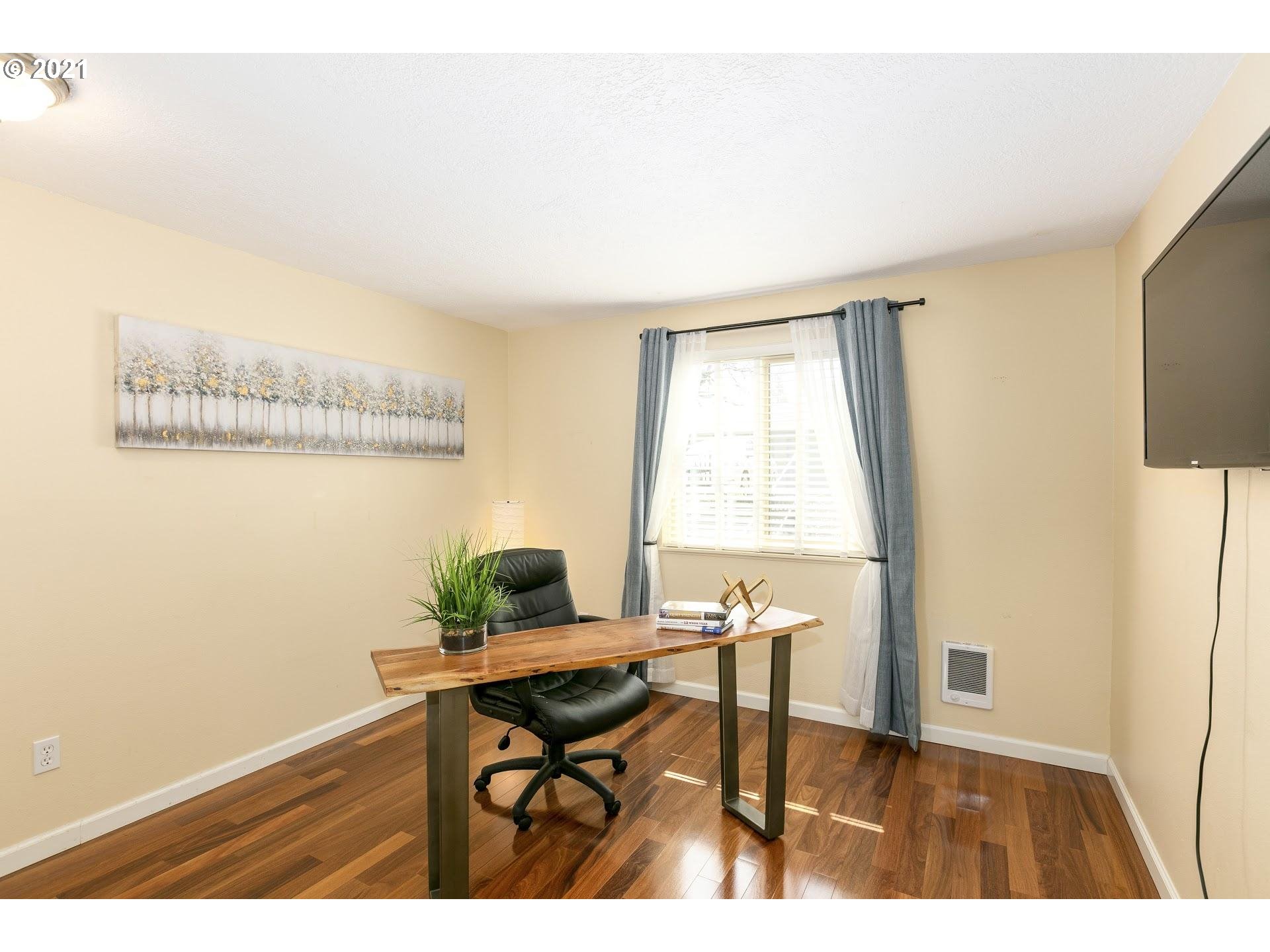 12618 Northwest Barnes Road, Unit 8 Portland, OR 97229 - Photo 19 of 29 Gallery Image 19