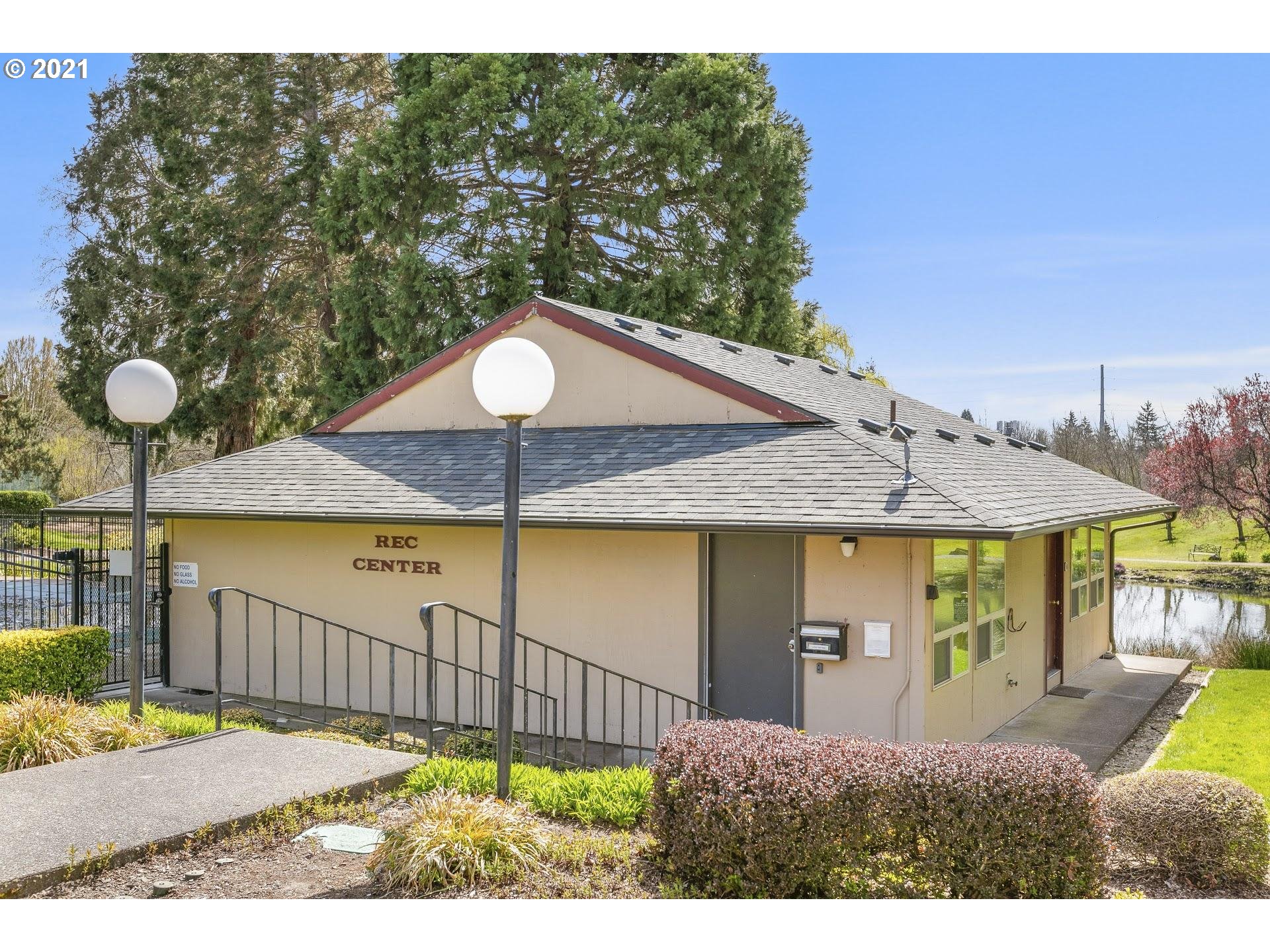 12618 Northwest Barnes Road, Unit 8 Portland, OR 97229 - Photo 27 of 29 Gallery Image 27