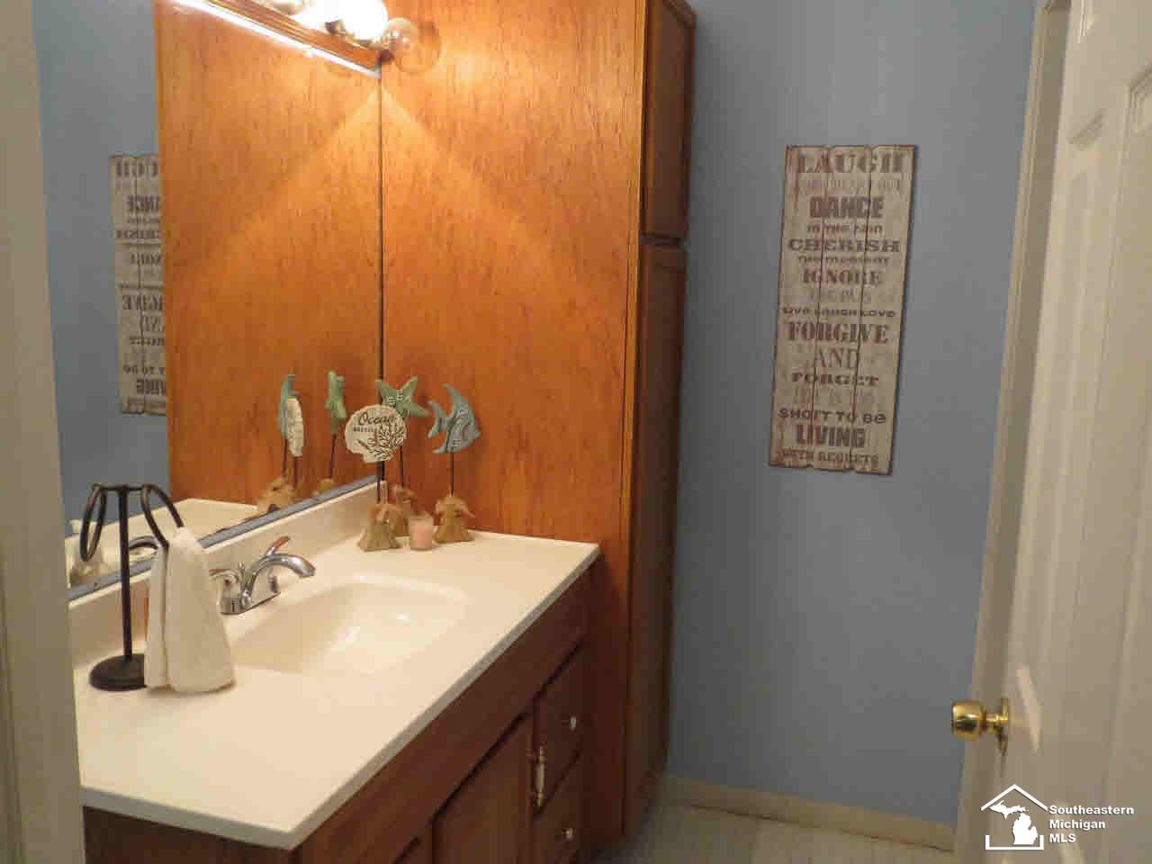 4921 Sycamore Road Newport, MI 48166 - Photo 12 of 13 21139750-11.JPG