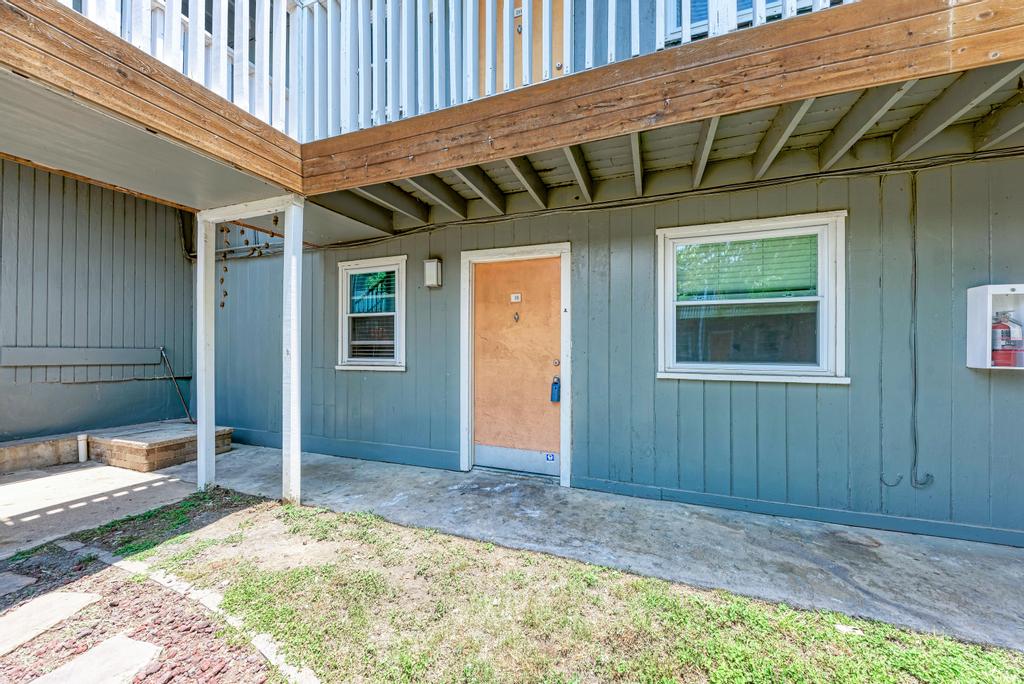 2401 Manor St Road, Unit 118 Austin, TX 78722 - Photo 6 of 17 a front view of a house