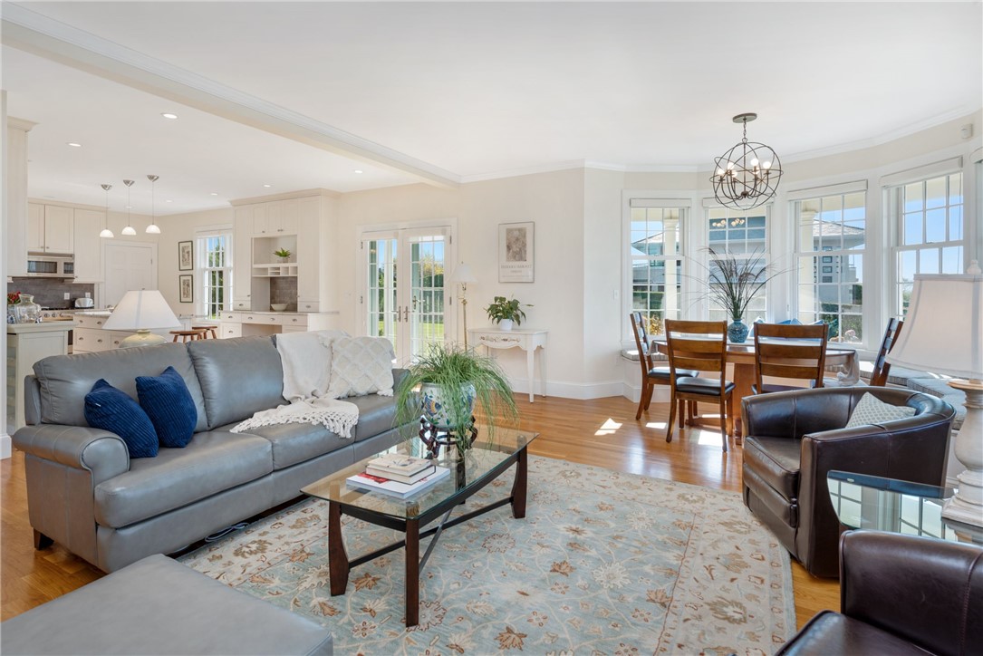 591 Ocean Avenue Newport, RI 02840 - Photo 17 of 39