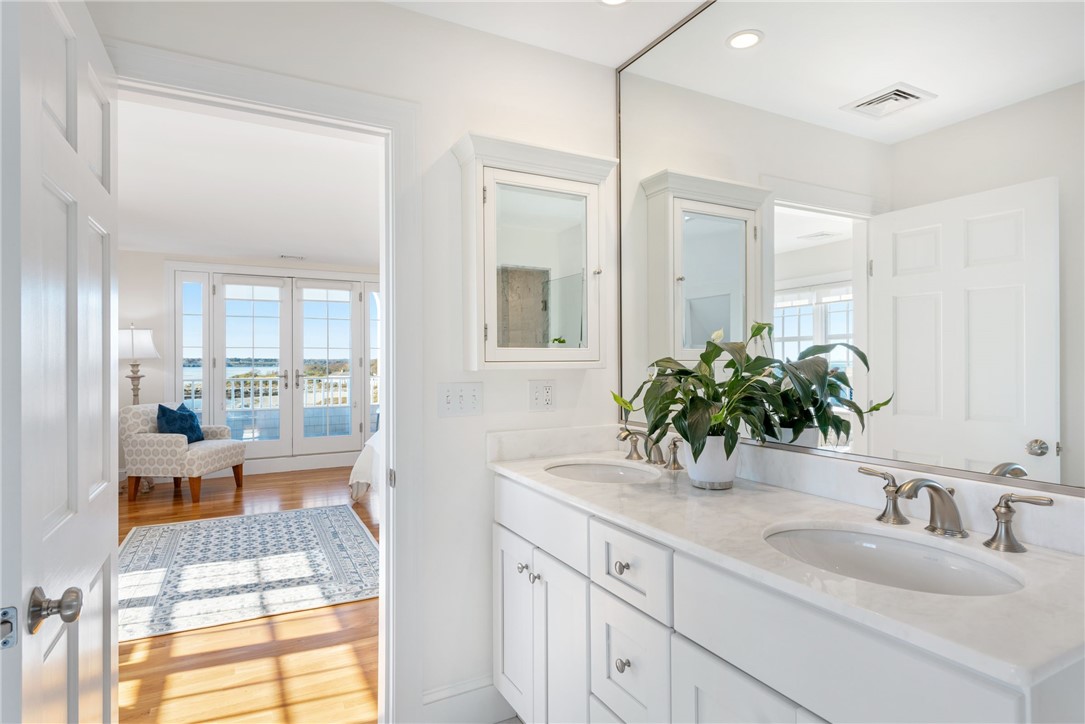 591 Ocean Avenue Newport, RI 02840 - Photo 26 of 39