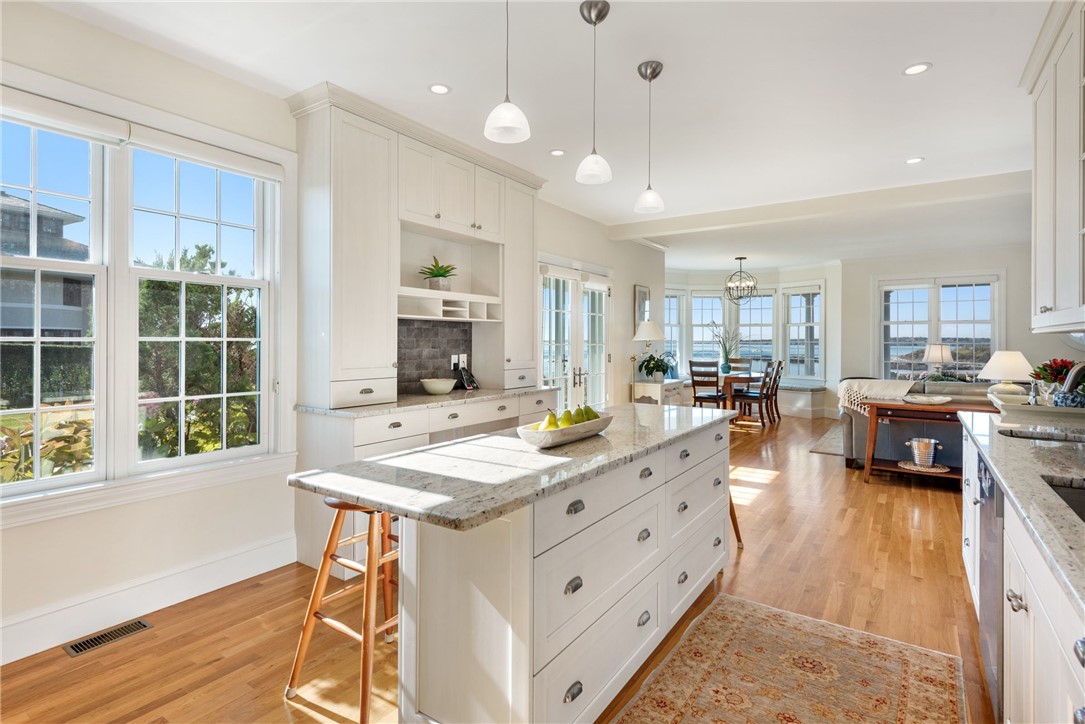 591 Ocean Avenue Newport, RI 02840 - Photo 3 of 39