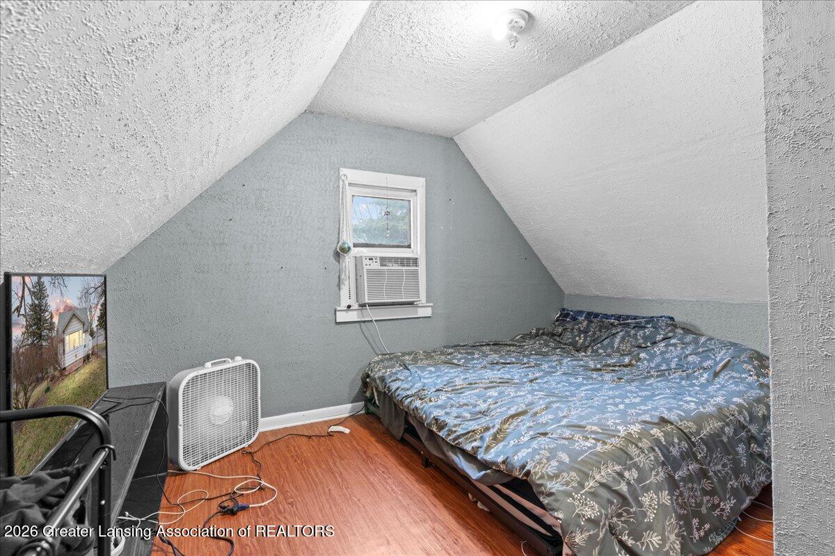 321 Renker Road Lansing, MI 48917 - Photo 11 of 19 16-Media Jett - 12