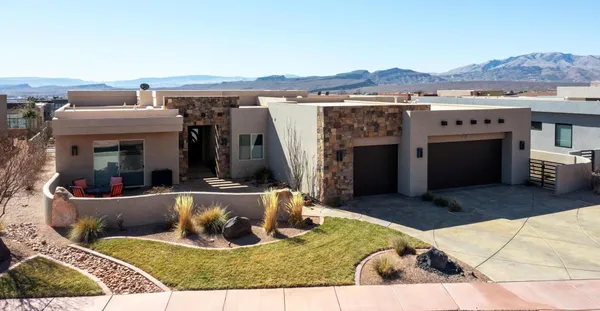 $1,695,000 | 676 East Palisades Drive, Ivins, UT 84738