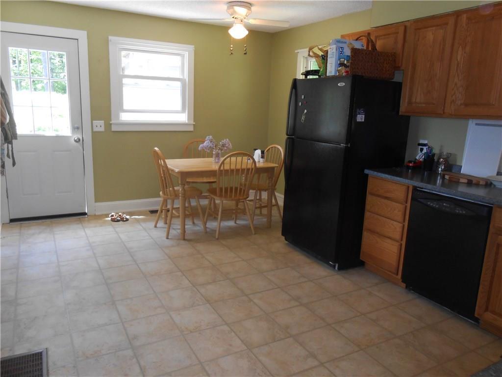 20 Lynn Road Augusta, ME 04330 - Photo 5 of 12 Dining area off kitchen!