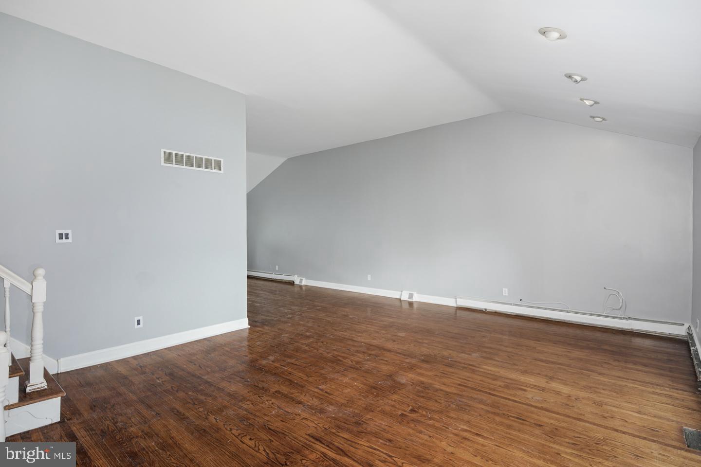 8716 Autumn Road Philadelphia, PA 19115 - Photo 3 of 28 Living Room