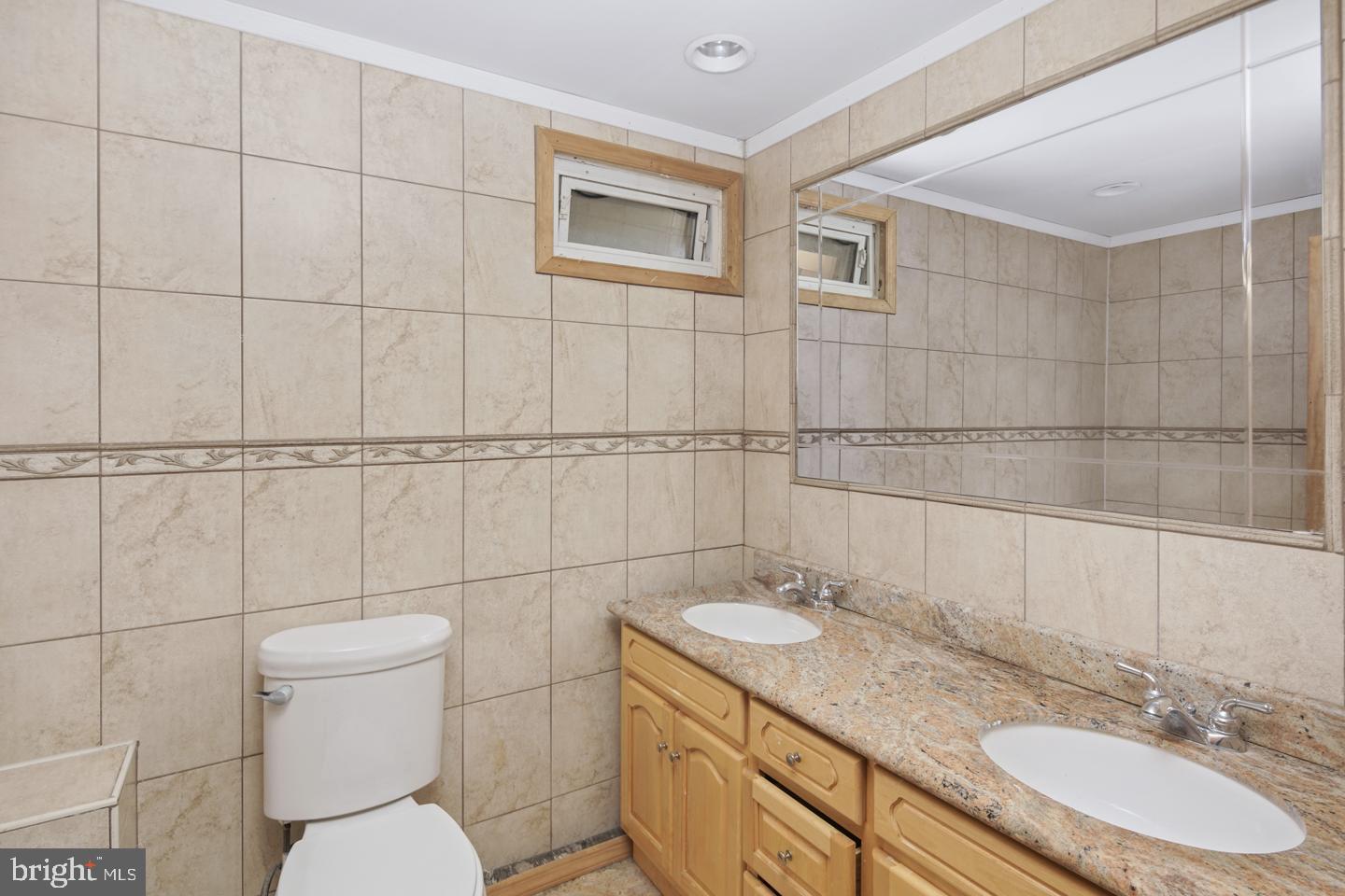8716 Autumn Road Philadelphia, PA 19115 - Photo 22 of 28 Bathroom