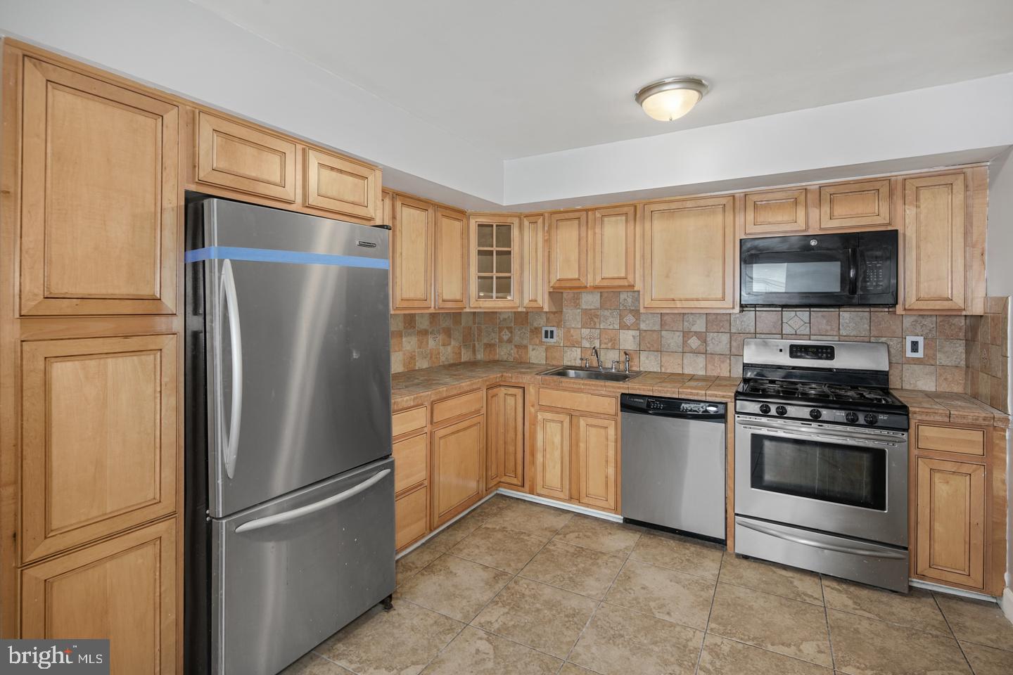 8716 Autumn Road Philadelphia, PA 19115 - Photo 8 of 28 Kitchen
