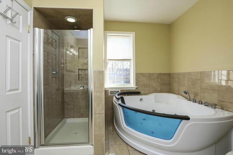 3304 Taney Road Baltimore, MD 21215 - Photo 14 of 20 Bath