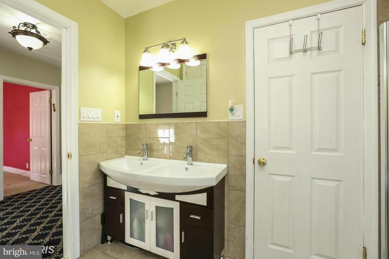 3304 Taney Road Baltimore, MD 21215 - Photo 15 of 20 Bath