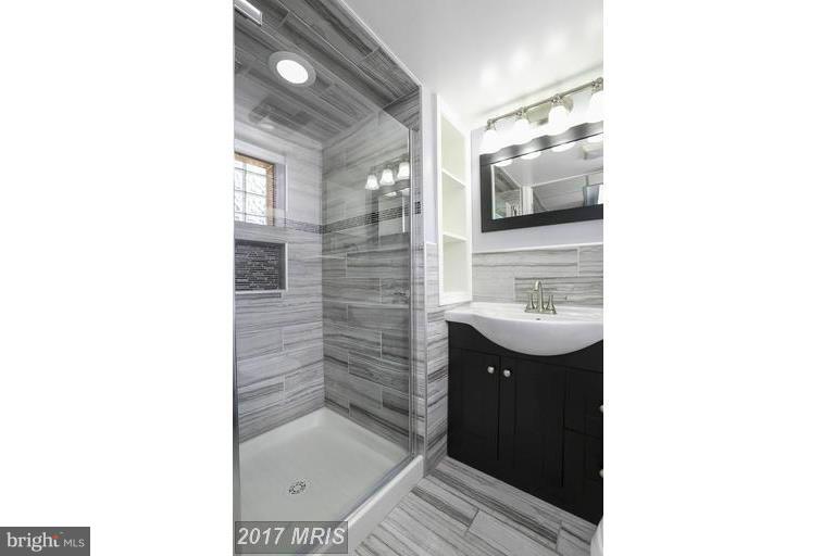 3304 Taney Road Baltimore, MD 21215 - Photo 8 of 20 Bath