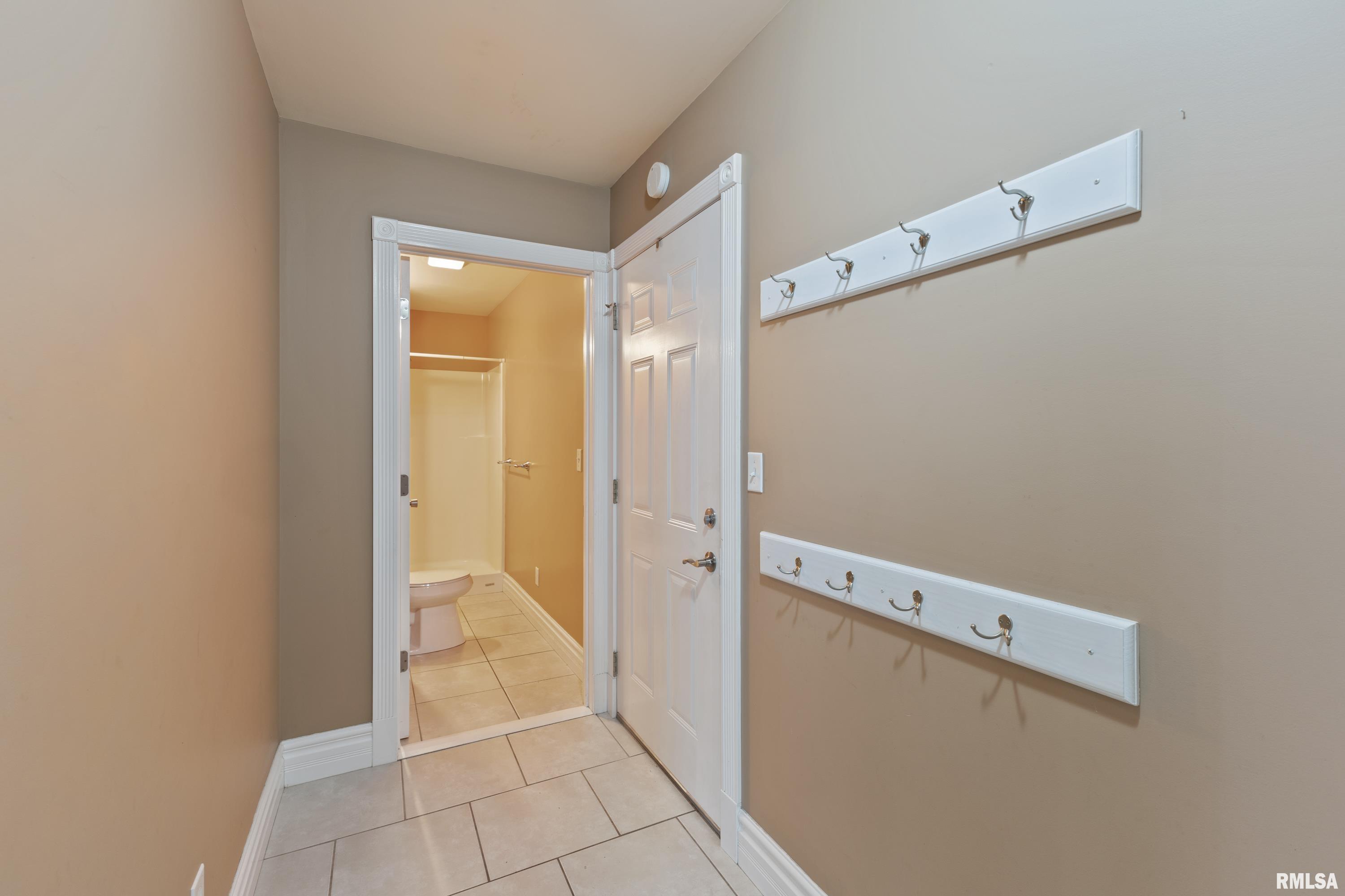 637 Jackson Street Quincy, IL 62301 - Photo 11 of 24