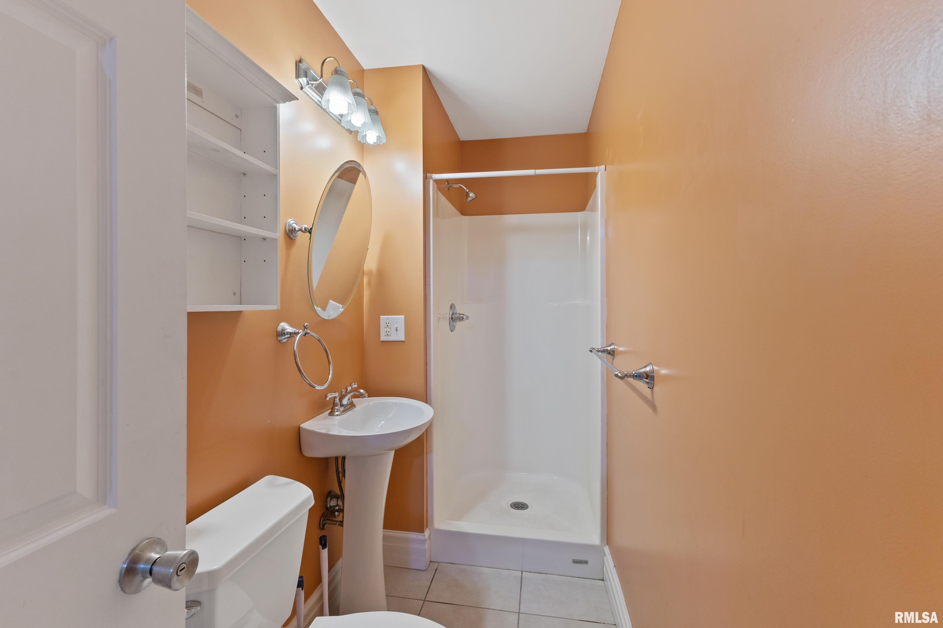 637 Jackson Street Quincy, IL 62301 - Photo 12 of 24