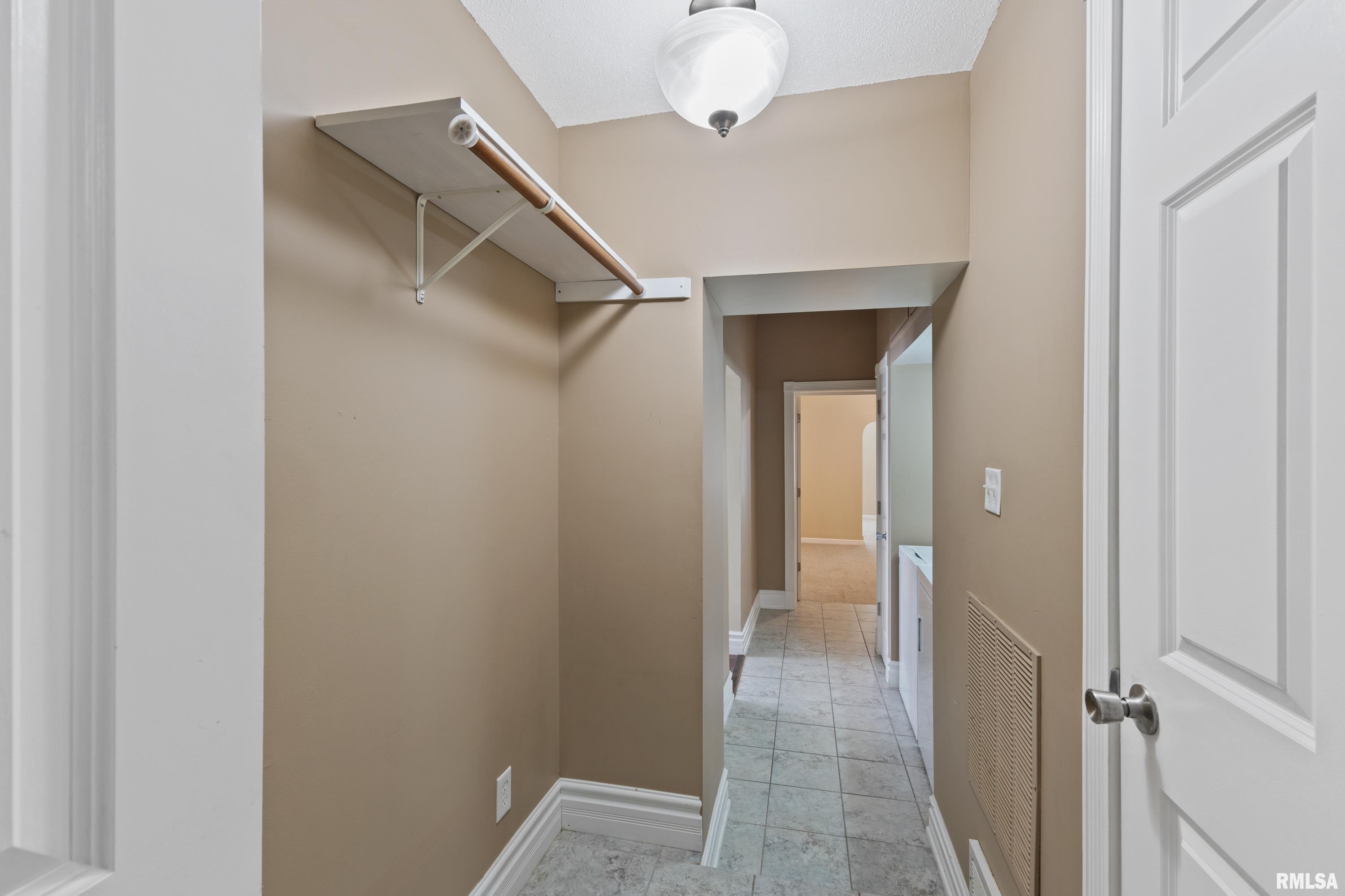 637 Jackson Street Quincy, IL 62301 - Photo 14 of 24