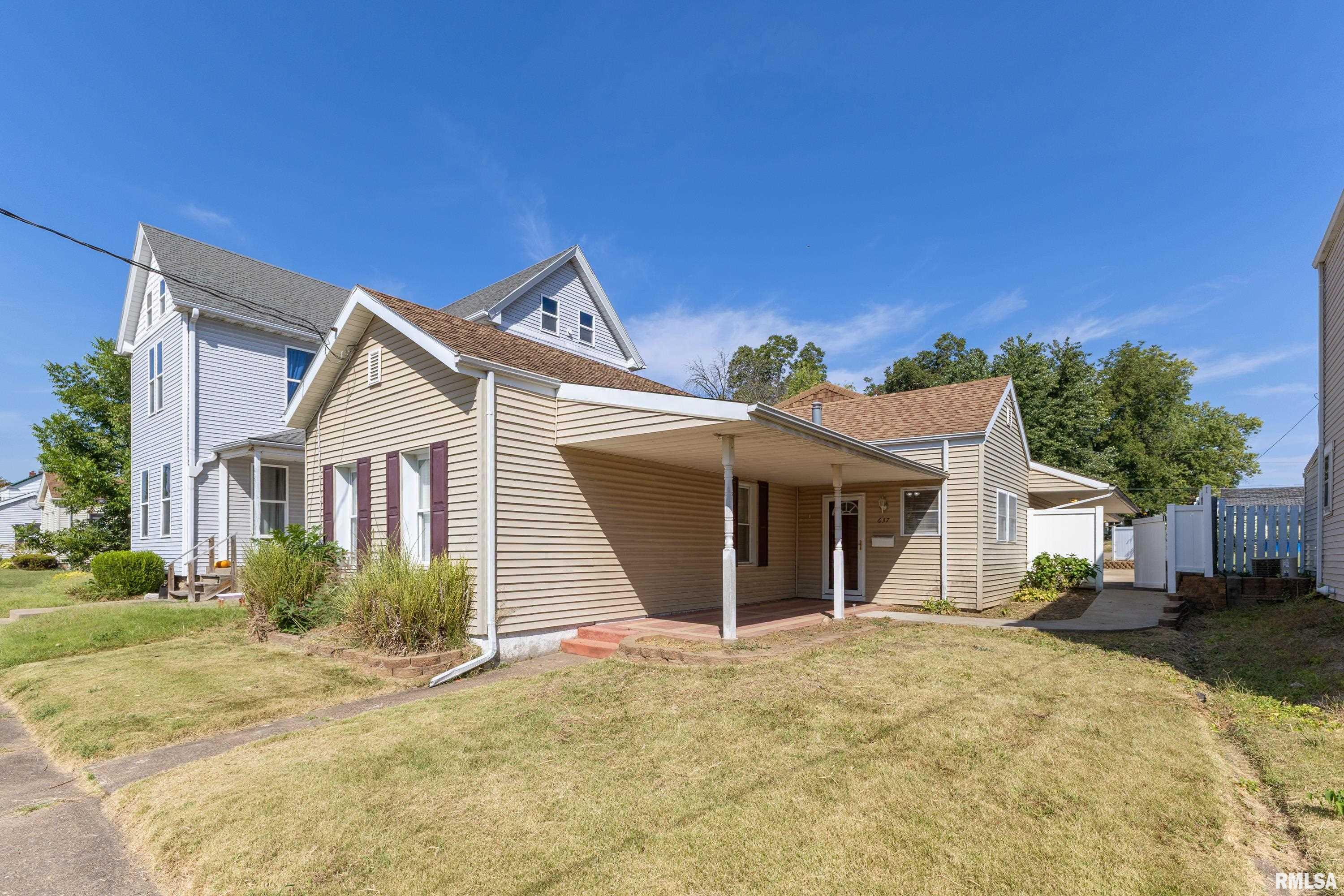 637 Jackson Street Quincy, IL 62301 - Photo 2 of 24