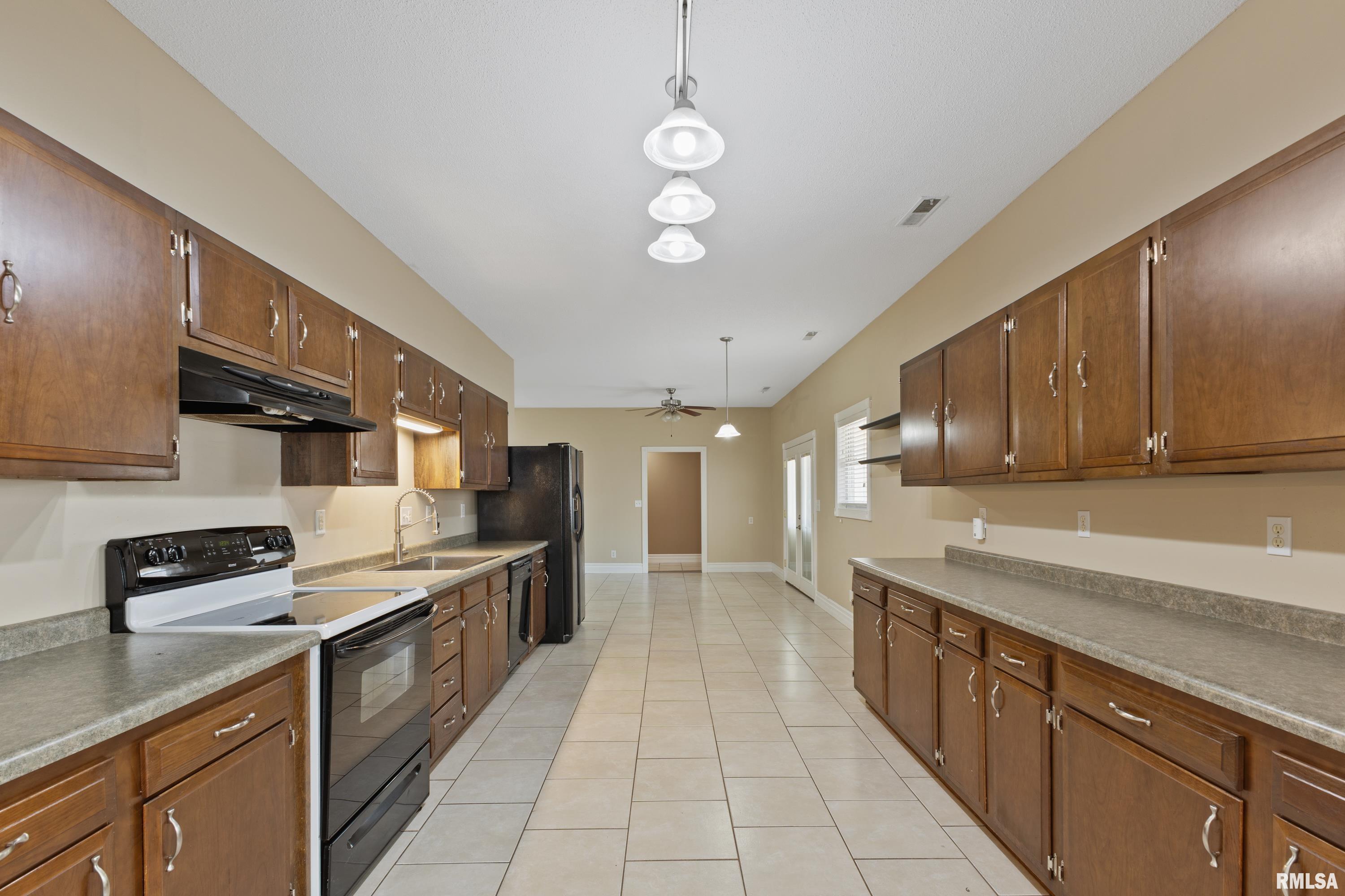 637 Jackson Street Quincy, IL 62301 - Photo 6 of 24