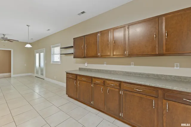 $154,000 | 637 Jackson Street, Quincy, IL 62301