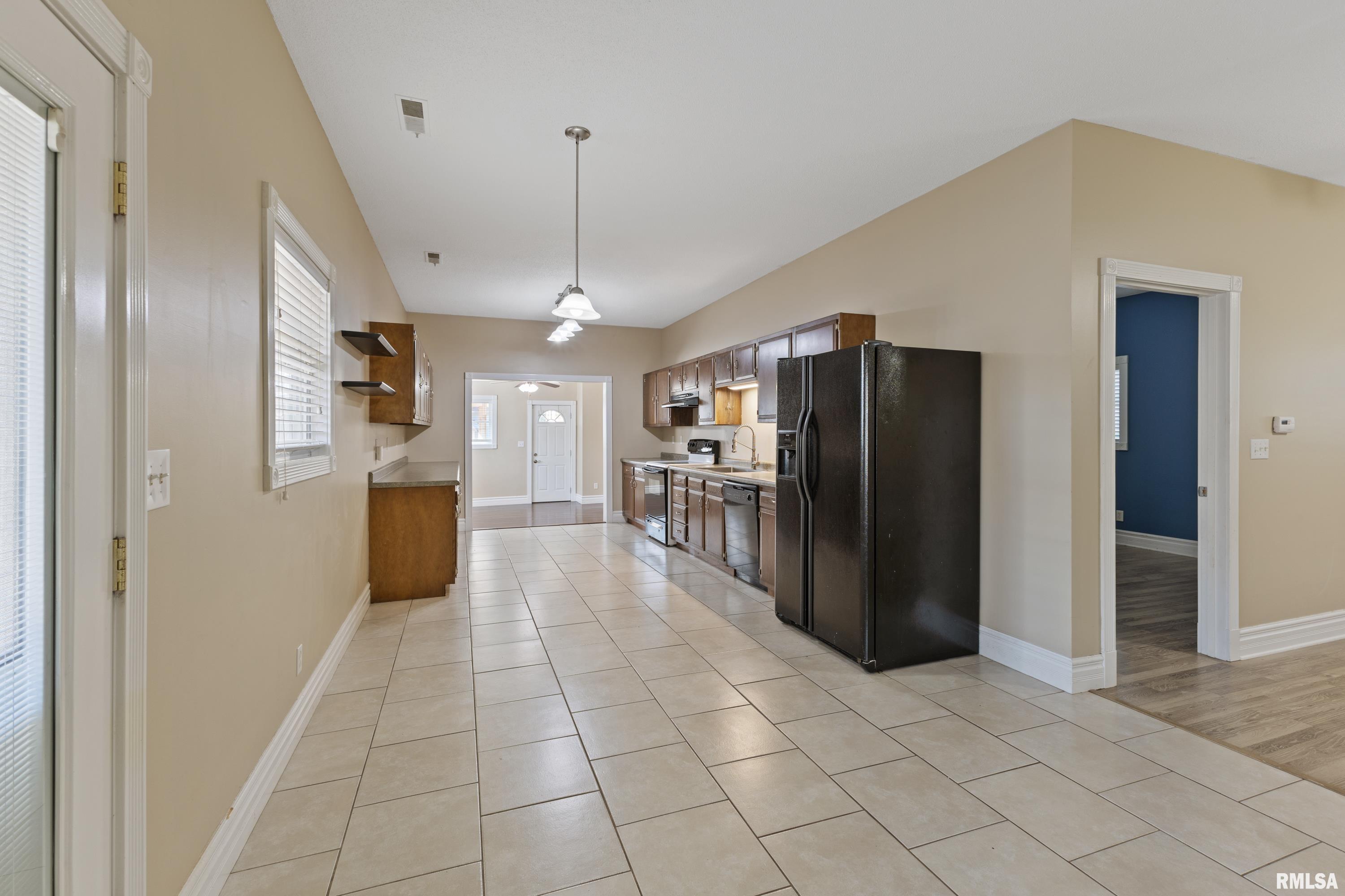 637 Jackson Street Quincy, IL 62301 - Photo 8 of 24