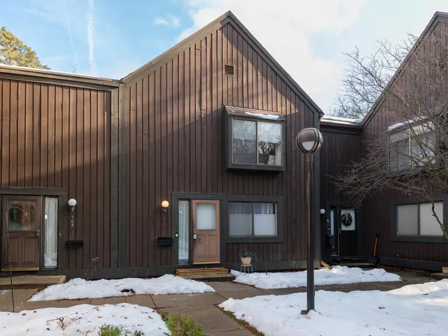 $165,000 | 107 Inverness Court, Kalamazoo, MI 49006