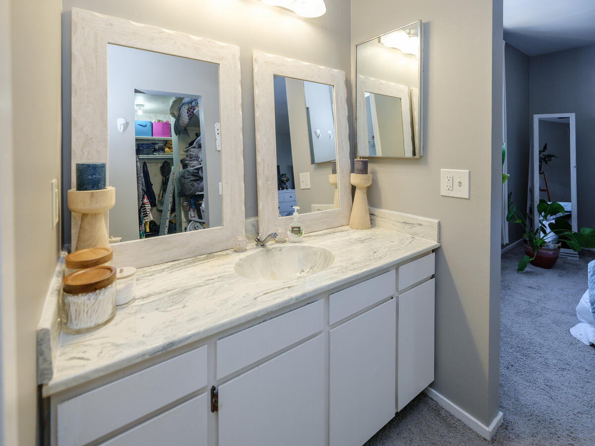 107 Inverness Court Kalamazoo, MI 49006 - Photo 11 of 24 107InvernessCt-111