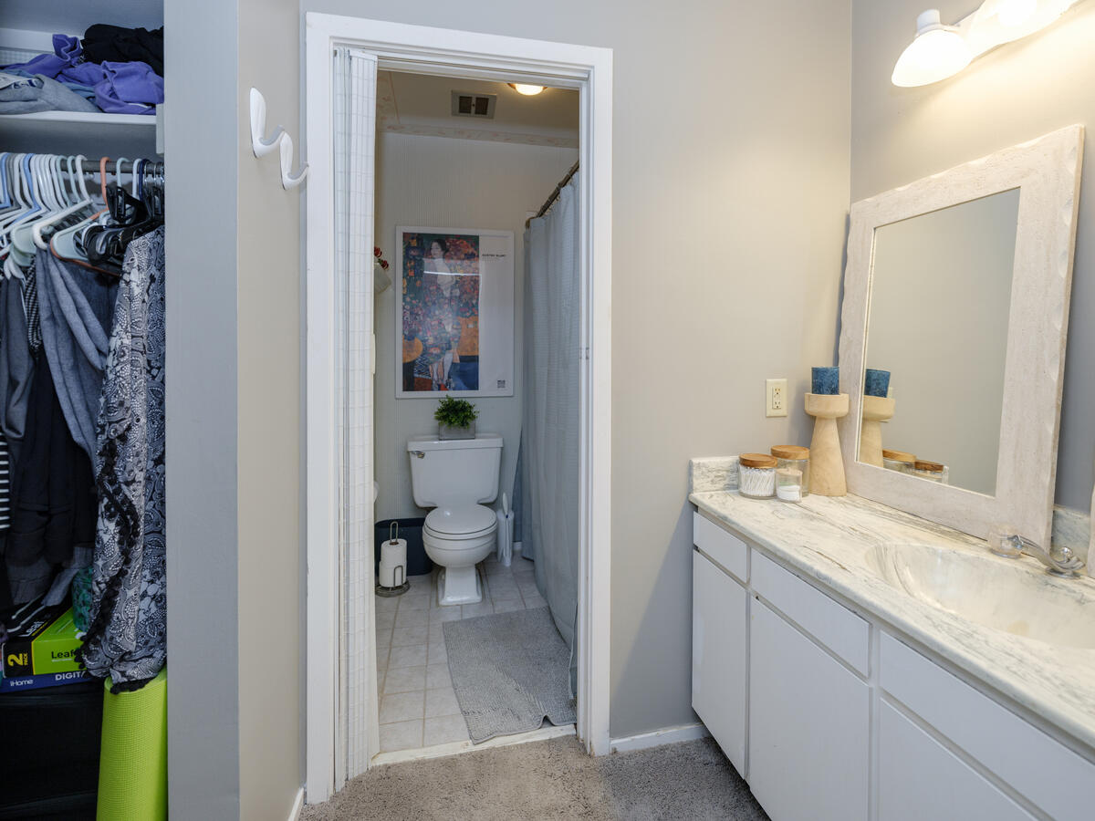 107 Inverness Court Kalamazoo, MI 49006 - Photo 12 of 24 107InvernessCt-112