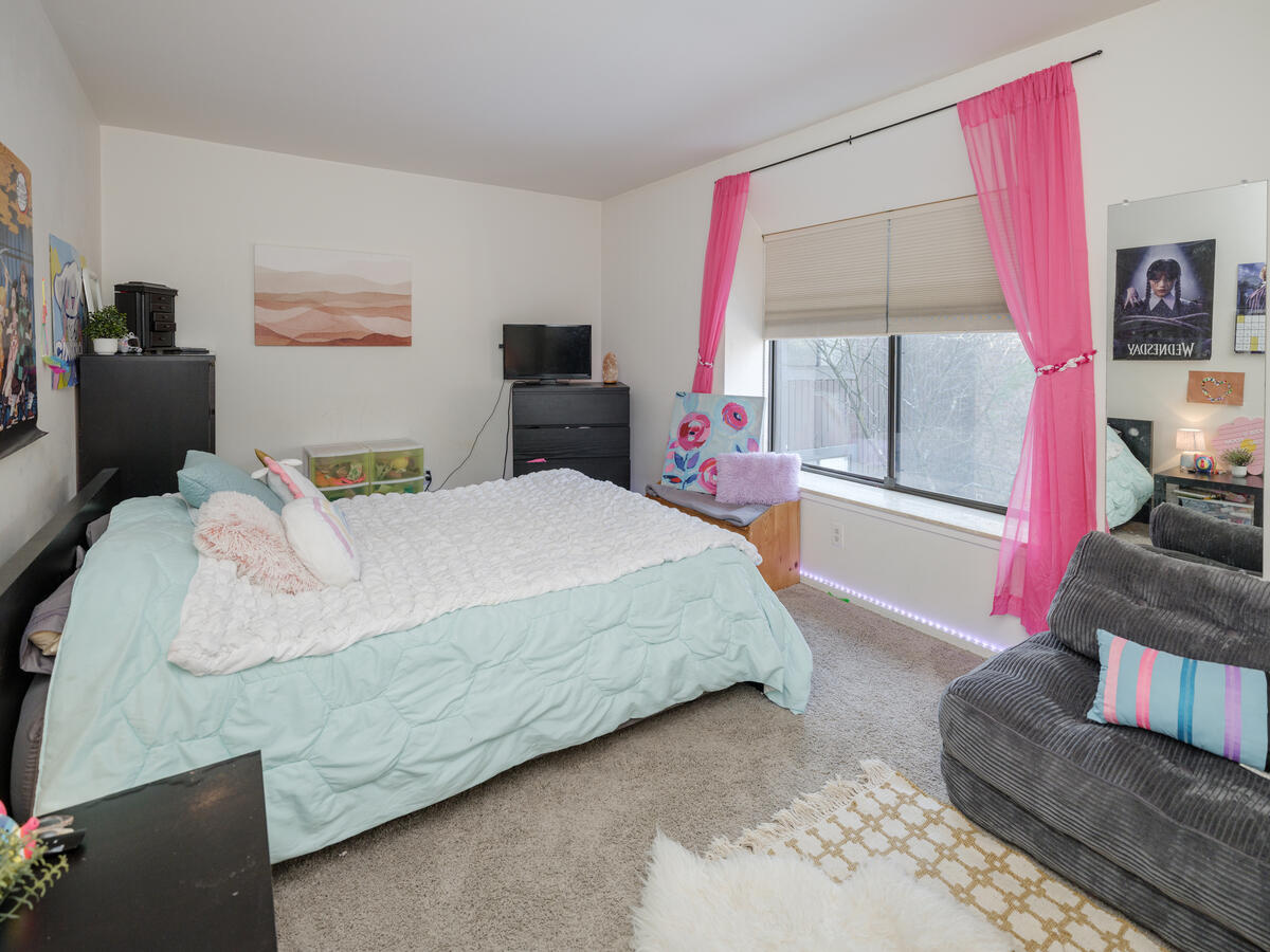 107 Inverness Court Kalamazoo, MI 49006 - Photo 13 of 24 107InvernessCt-113