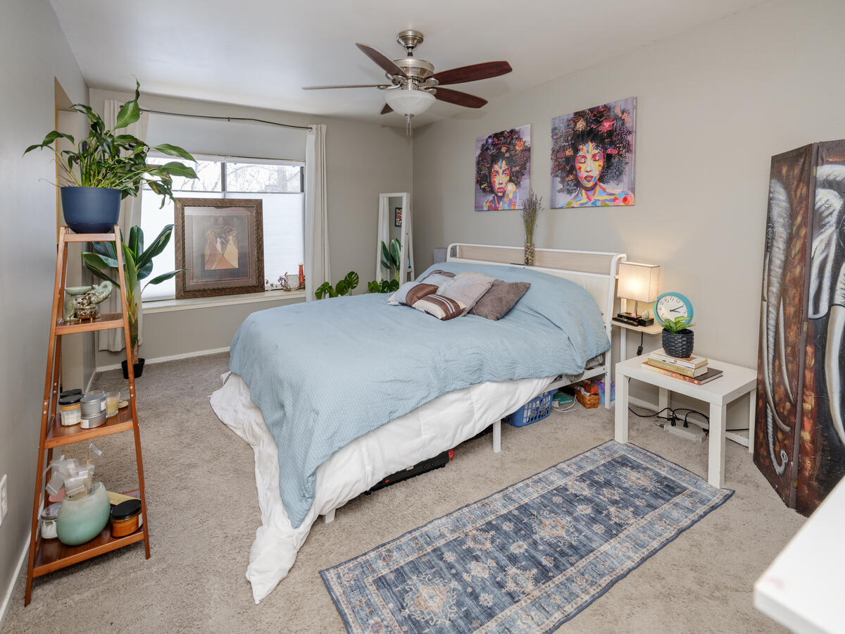 107 Inverness Court Kalamazoo, MI 49006 - Photo 10 of 24 107InvernessCt-110