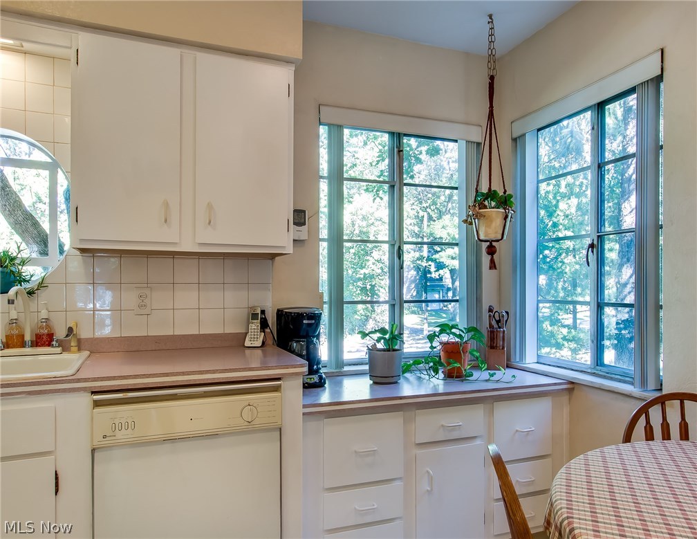 1619 Sheffield Road Cleveland, OH 44121 - Photo 7 of 26